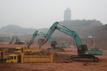 3路段同时施工 潆华大道建设提速